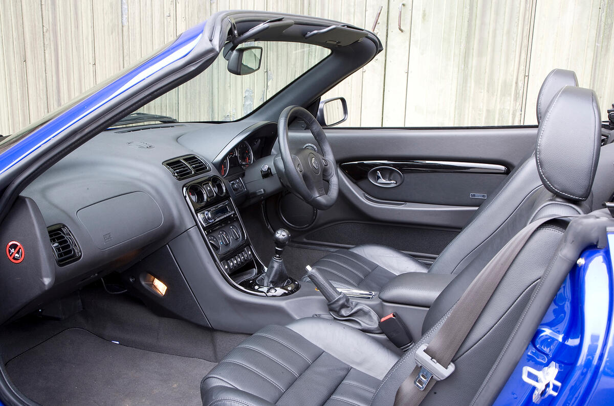 MG TF interior