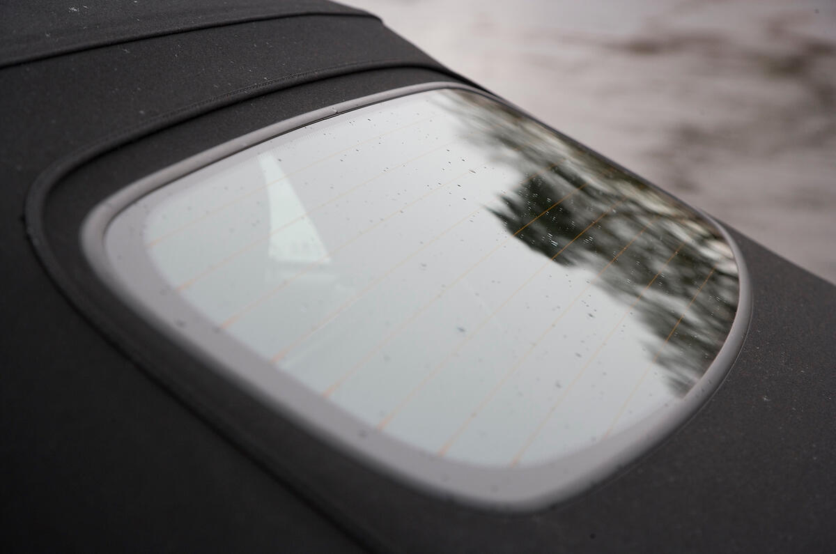 MG TF rear windscreen