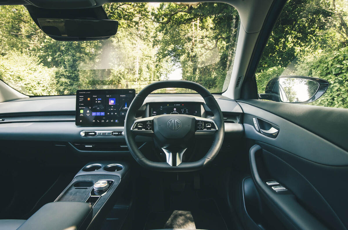 MG S% EV review 2025 009 MG S% EV review 2025 009