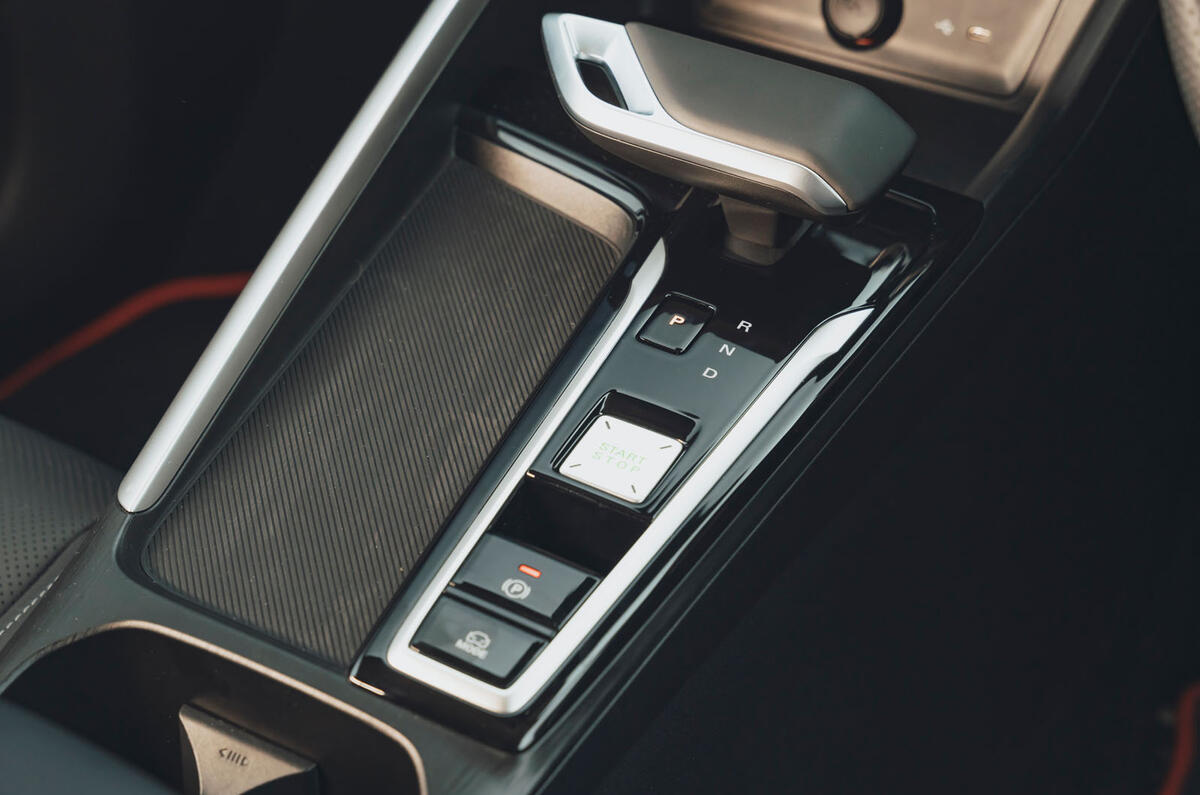 MG ZS Hybrid review 2025 013 centre console