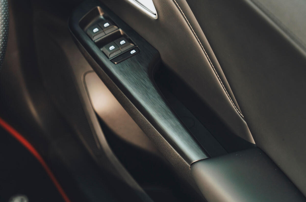 MG ZS Hybrid review 2025 015 door pull