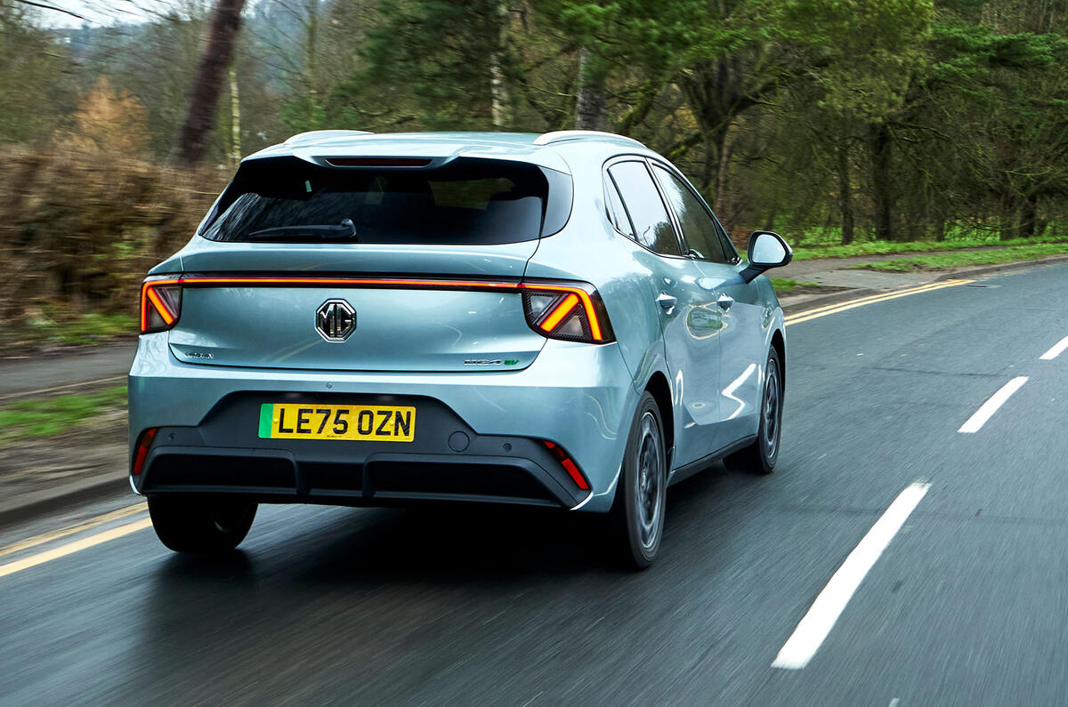 MG4 Urban review 003