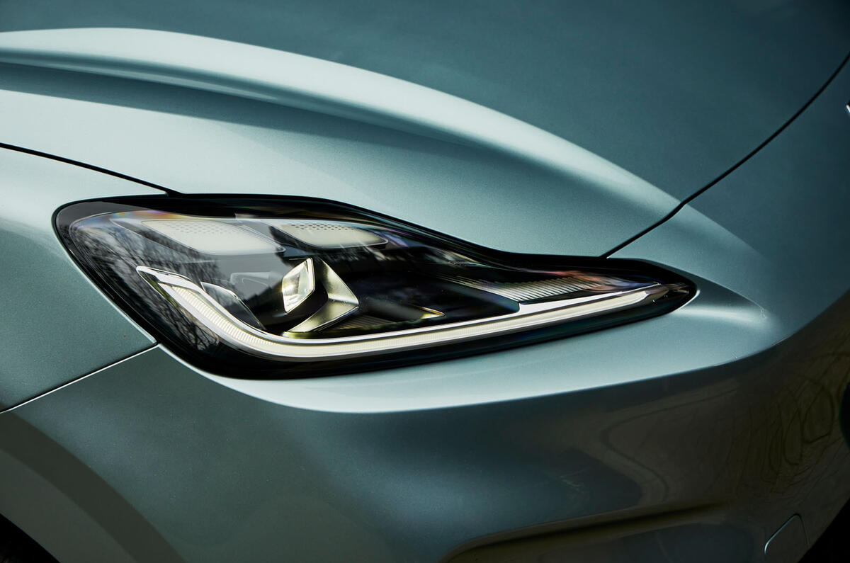 MG4 Urban review 005