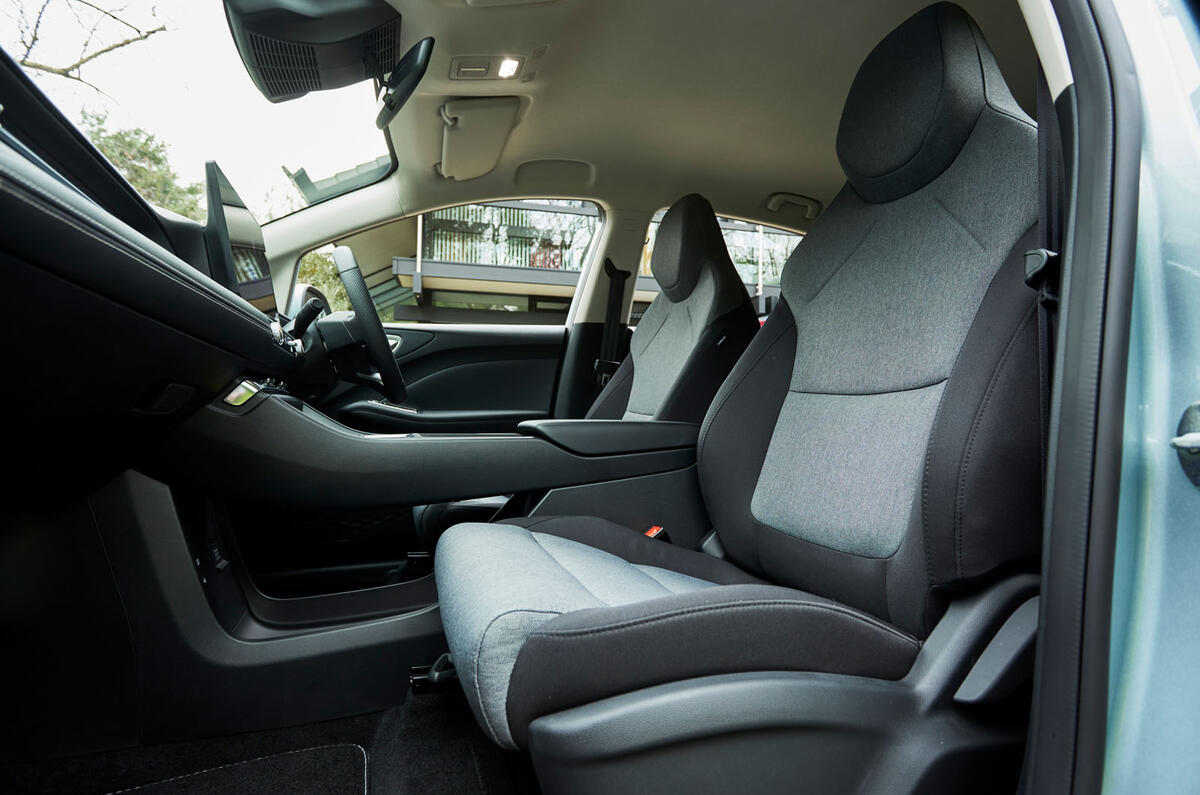 MG4 Urban review 018