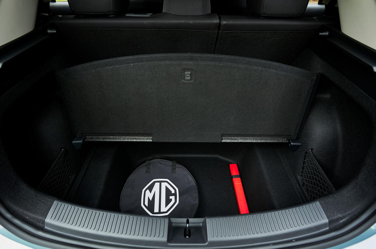 MG4 Urban review 021