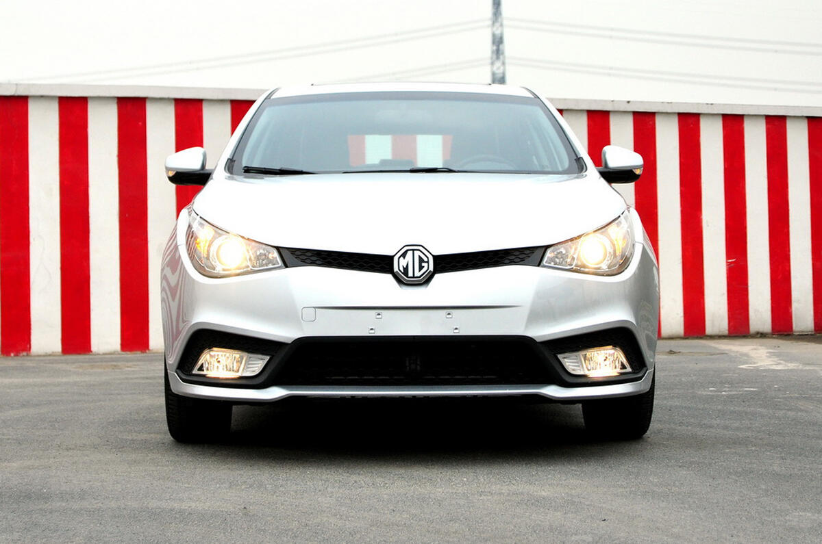 New MG 5 spied undisguised New MG 5 spied undisguised