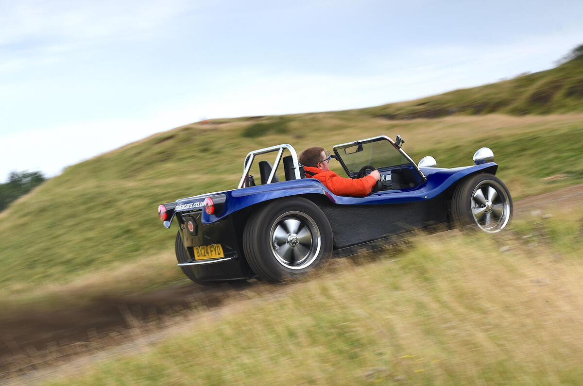 Mika Meon review 2024 03 rear slide