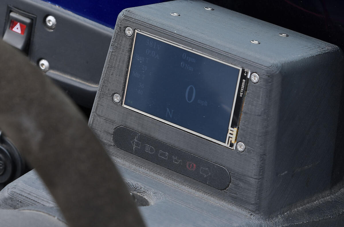 Mika Meon review 2024 13 screen