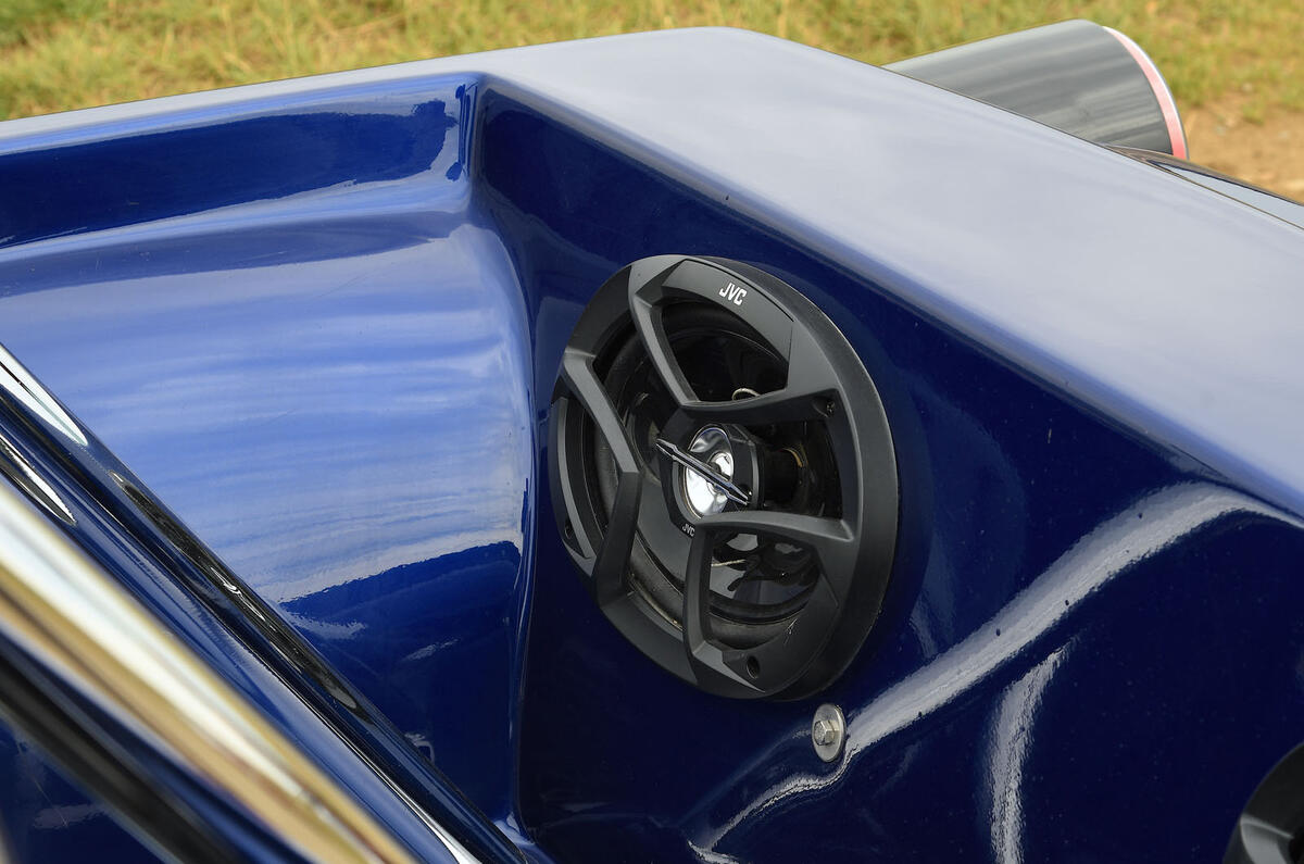 Mika Meon review 2024 14 speaker