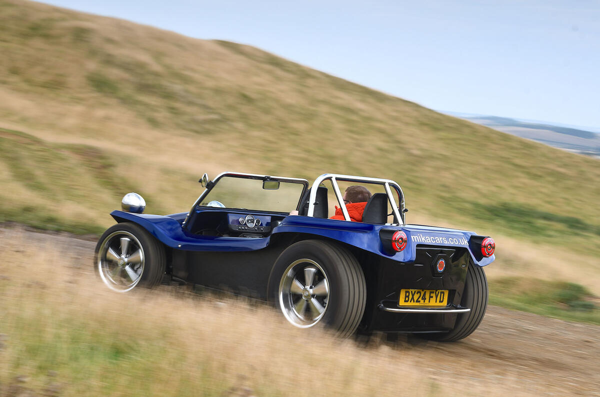 Mika Meon review 2024 21 rear cornering