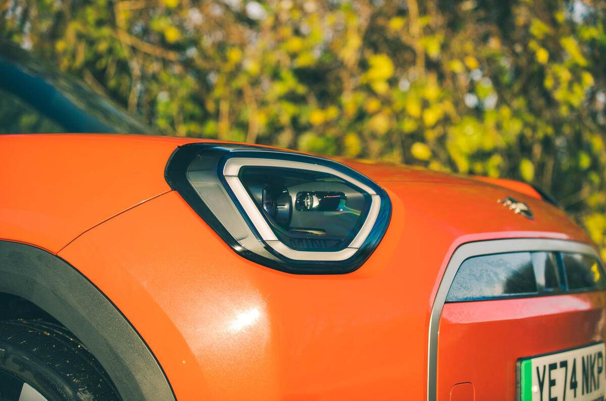 MINI Aceman review 2025 004 lights MINI Aceman review 2025 004 lights