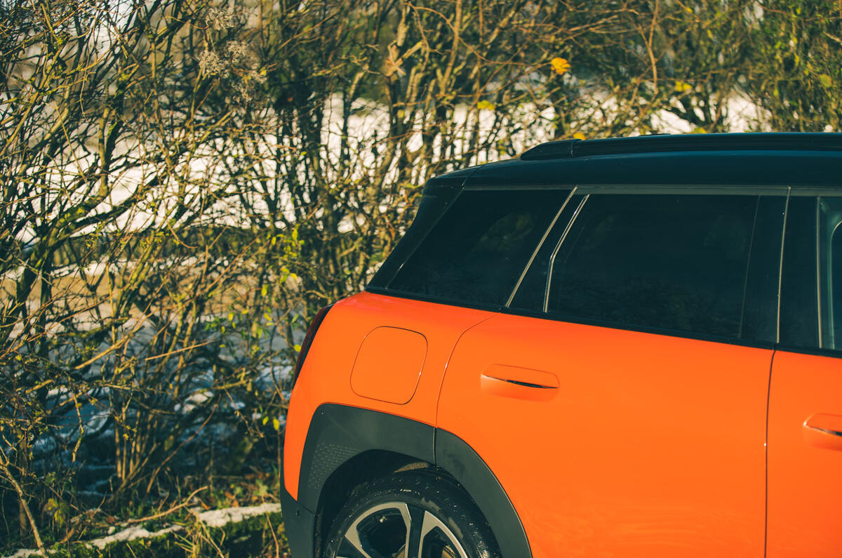 MINI Aceman review 2025 006 pilar MINI Aceman review 2025 006 pilar