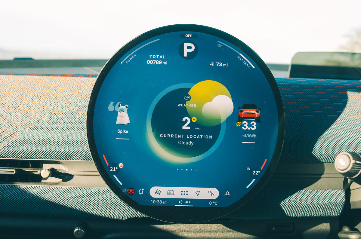 MINI Aceman review 2025 012 infotaintment MINI Aceman review 2025 012 infotaintment