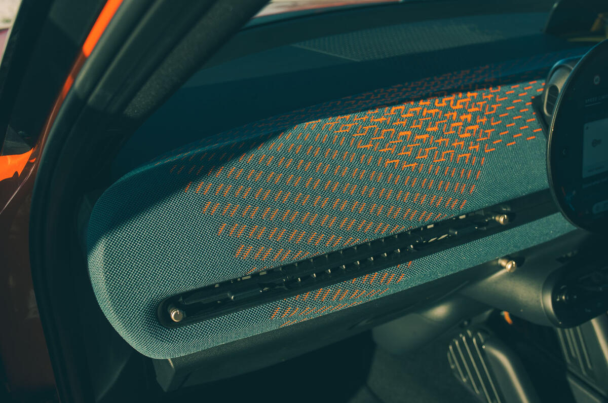 MINI Aceman review 2025 018 trim MINI Aceman review 2025 018 trim