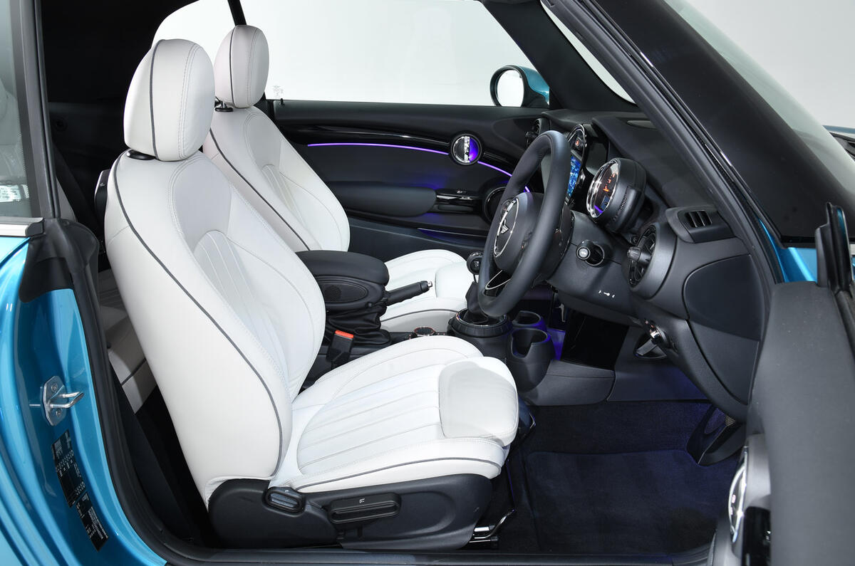 Mini Convertible interior