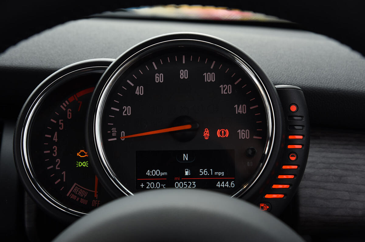 Mini Convertible rev counter