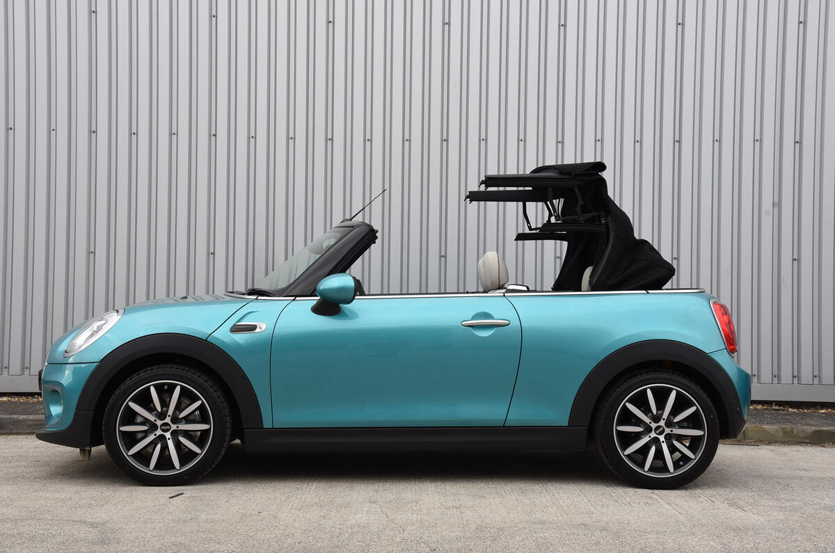 Mini Cooper roof opening