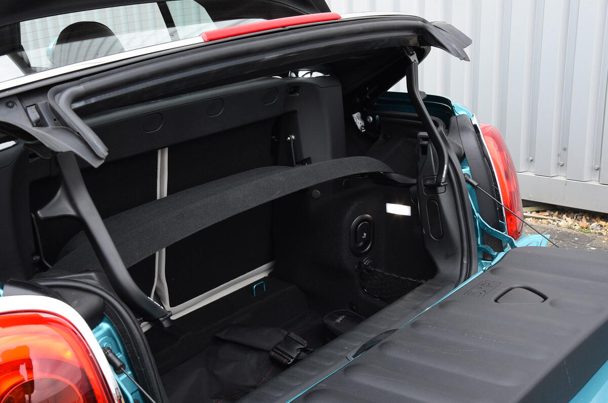 Mini Convertible boot opening