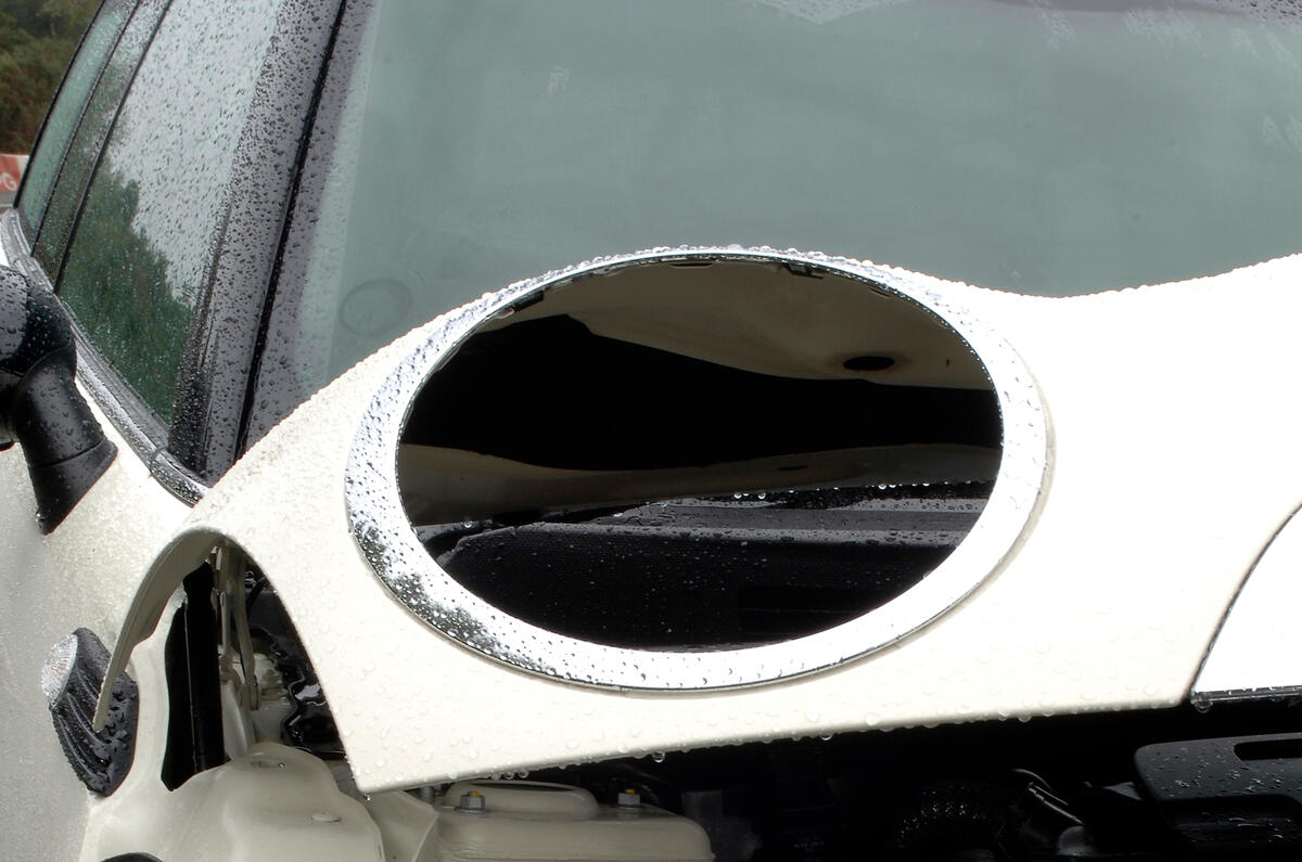 Bonnet leaves the headlight behind when it's lifted Mini Clubman bonnet