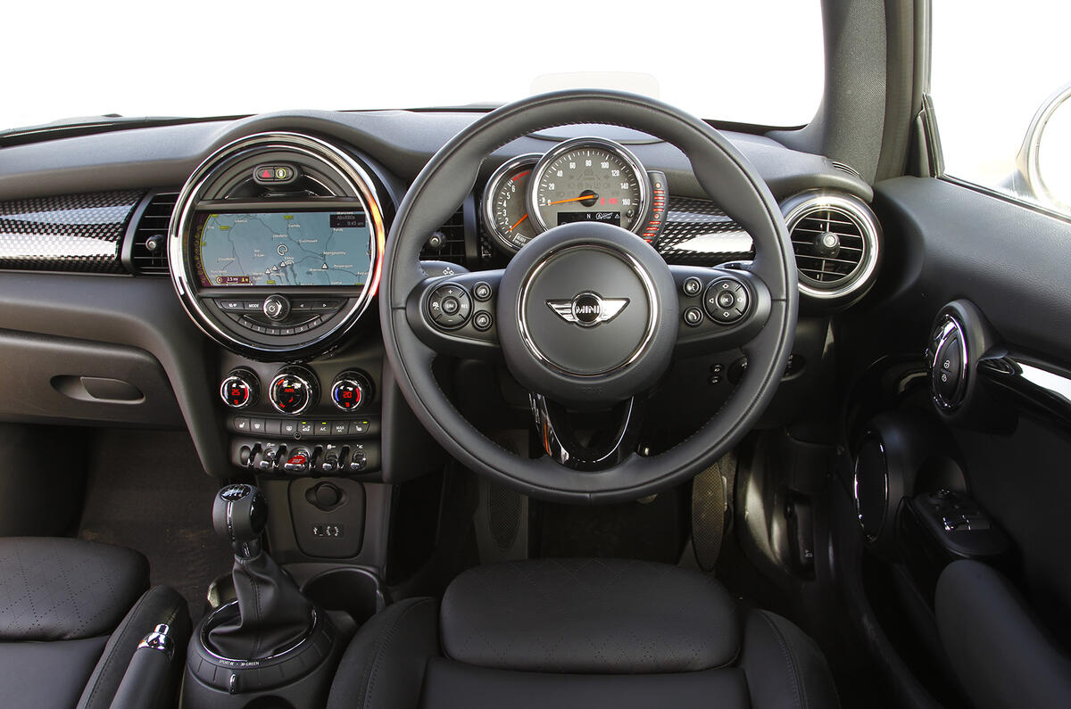 Mini Cooper S dashboard