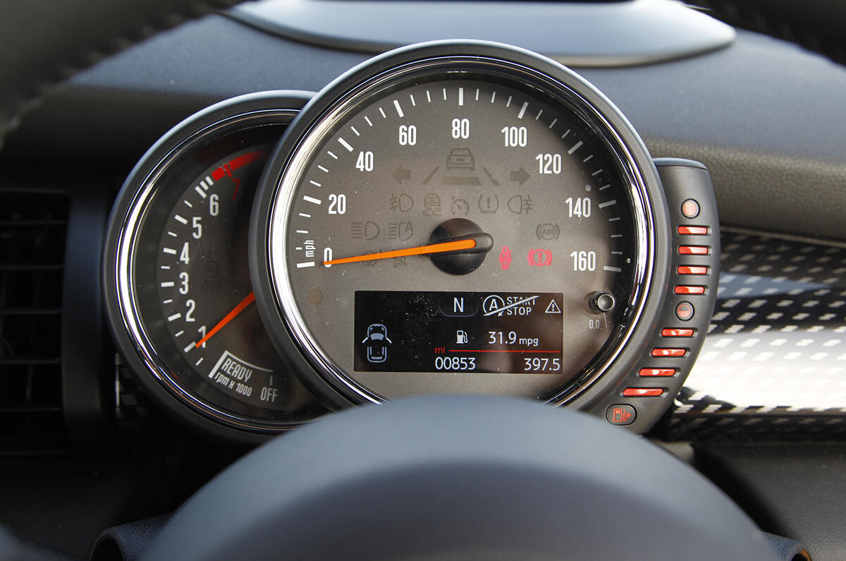 Mini Cooper S instrument cluster