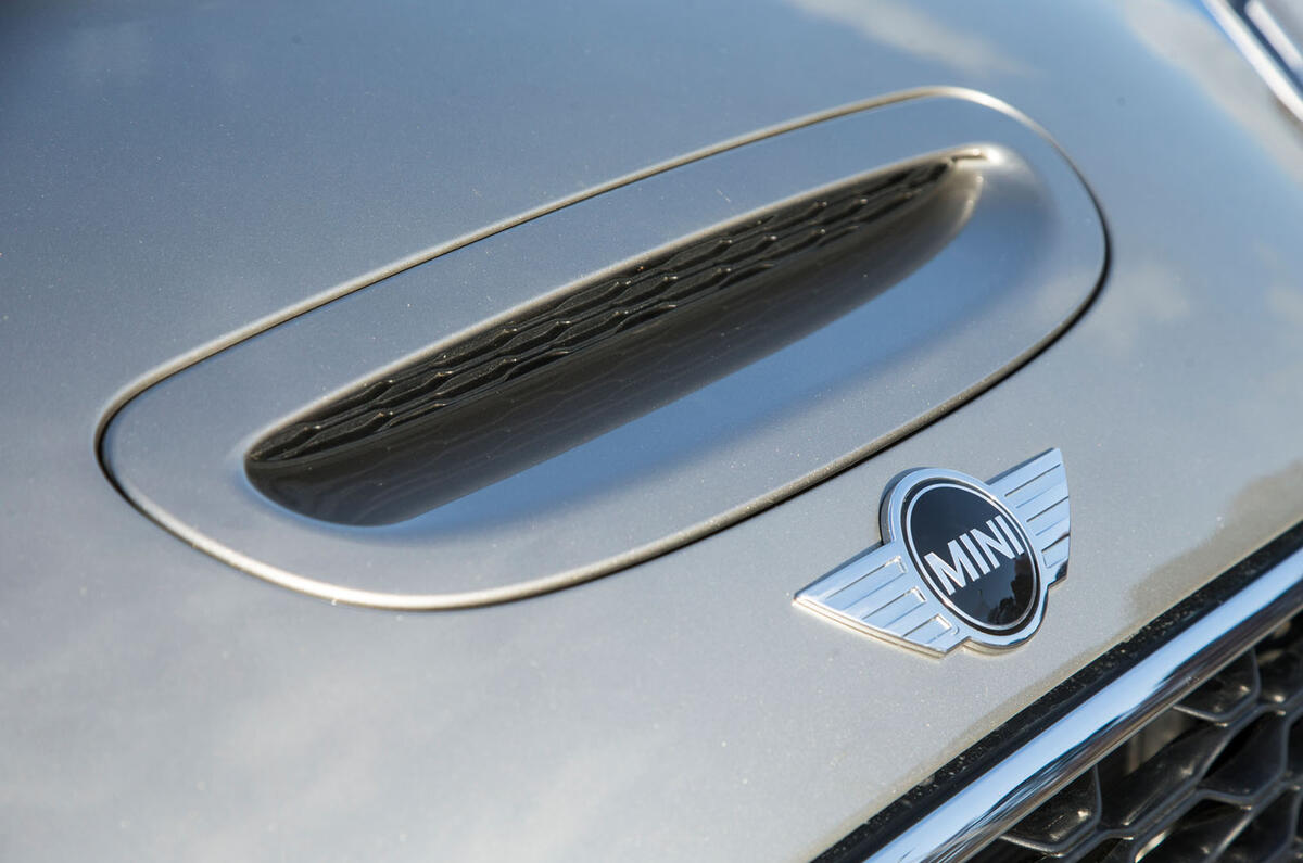 Mini Cooper S Works 210 bonnet scoop