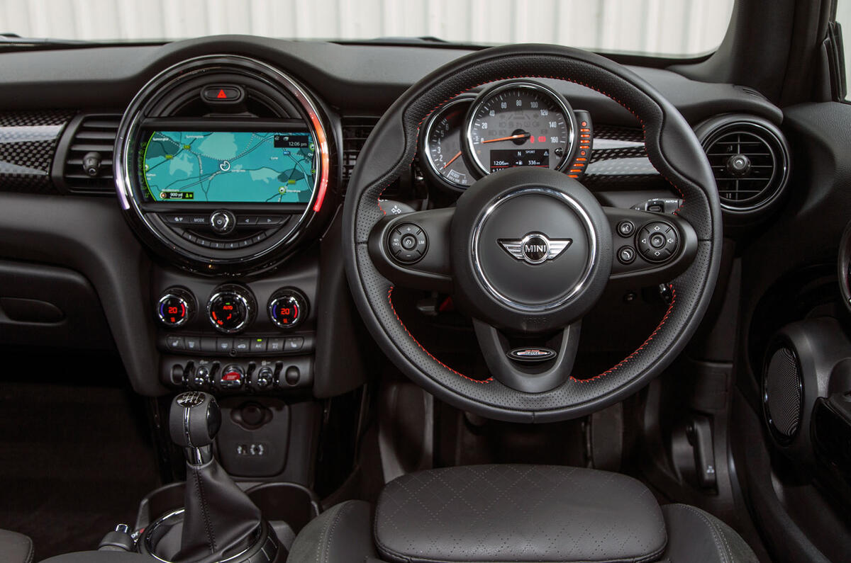 Mini Cooper S Works 210 dashboard