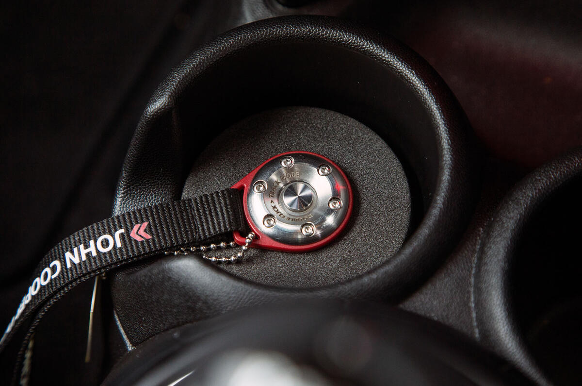 Mini Cooper S Works 210 exhaust button moulding