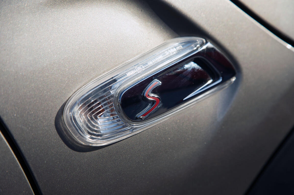 Mini Cooper S Works 210 white indicator lenses