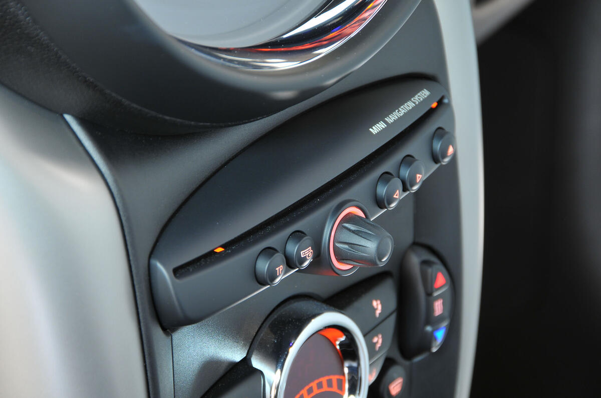 Mini Countryman CD player