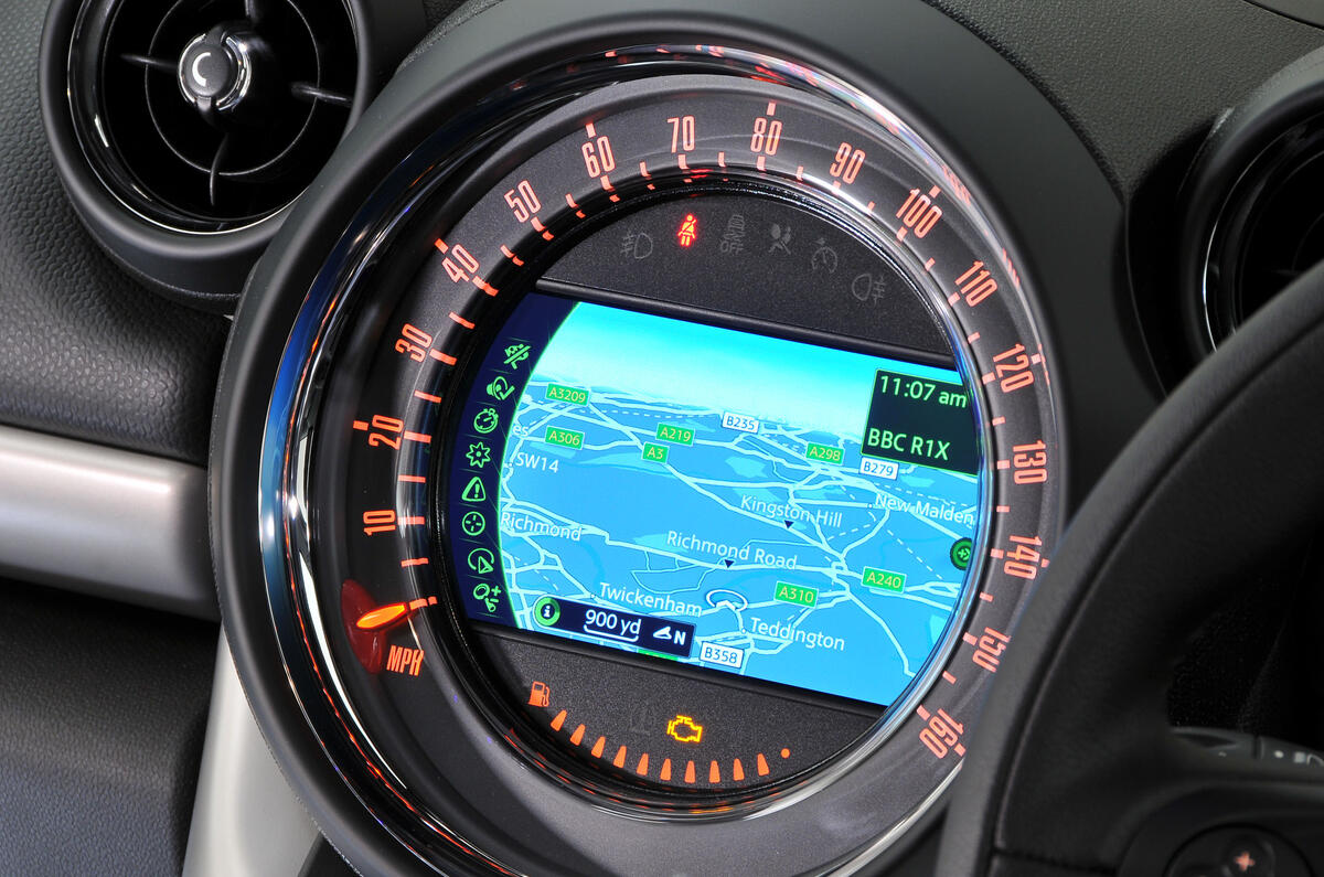 Mini Countryman infotainment system