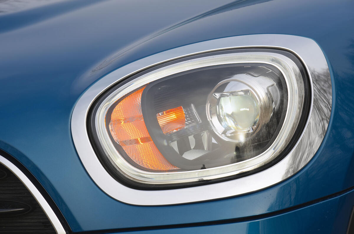 Mini Countryman LED headlights