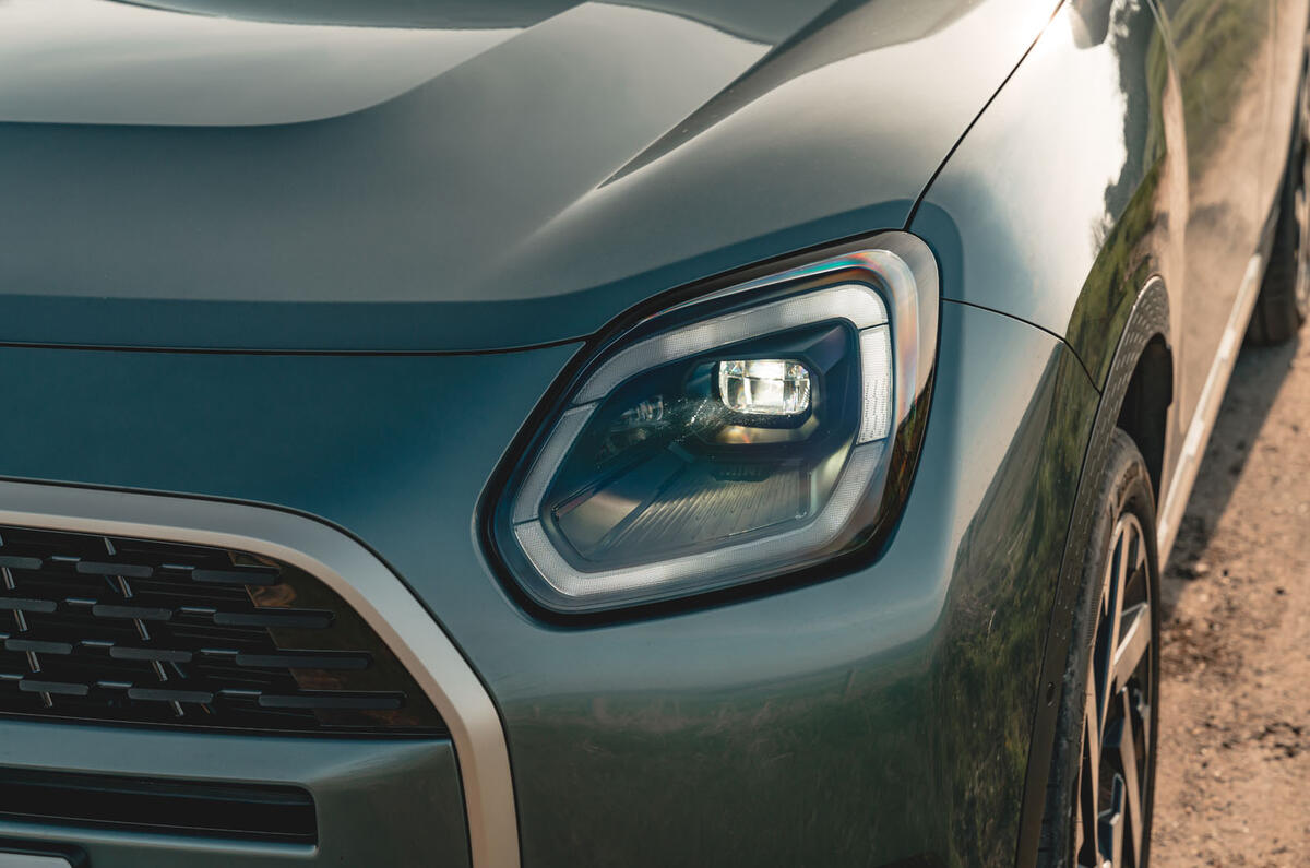 mini countryman review 2024 04 headlights mini countryman review 2024 04 headlights