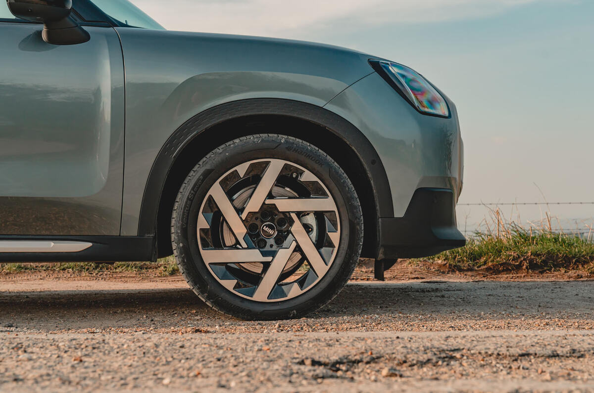 mini countryman review 2024 05 wheel mini countryman review 2024 05 wheel