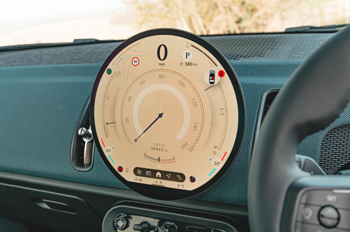 mini countryman review 2024 14 infotainment retro display mini countryman review 2024 14 infotainment retro display