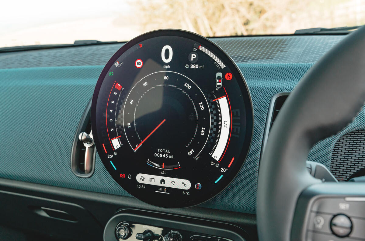 mini countryman review 2024 15 infotainment mini countryman review 2024 15 infotainment
