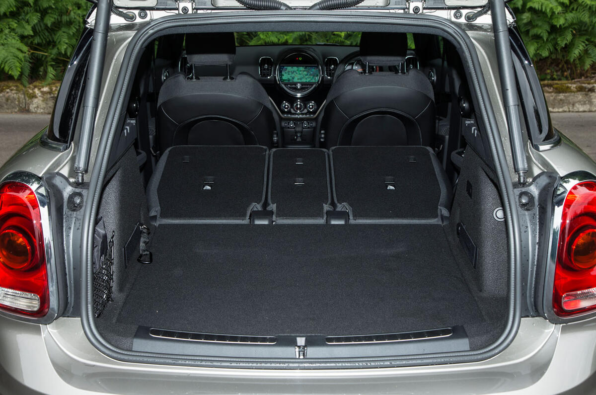Mini Countryman S E All4 extended boot space