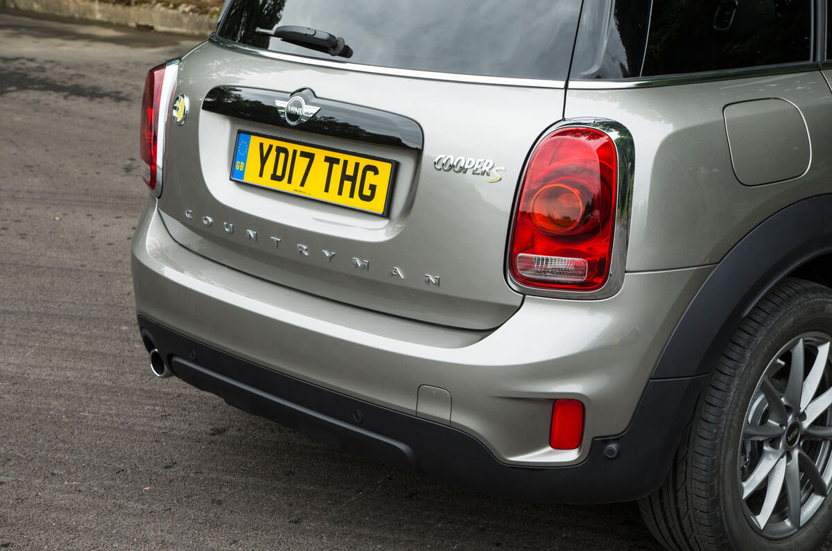 Mini Countryman S E All4 rear end