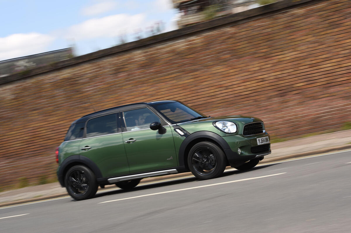 Mini Countryman cornering