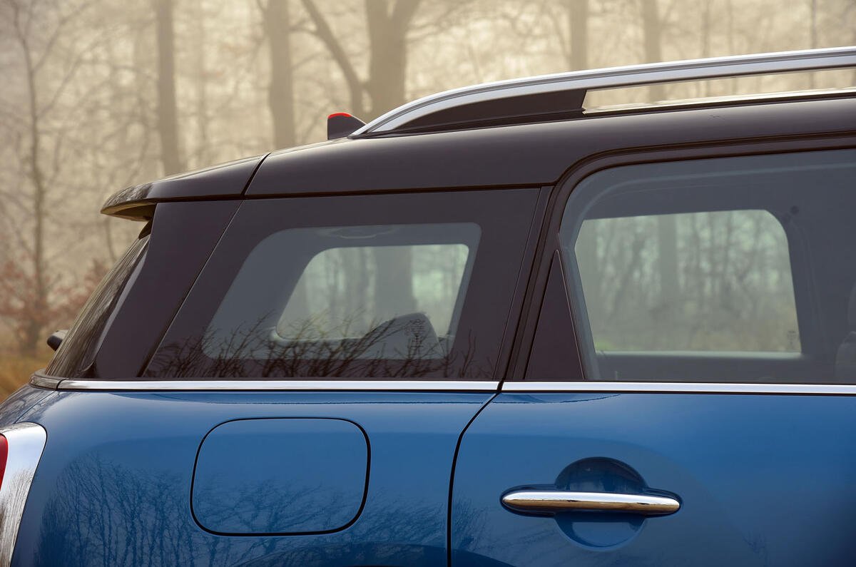 Mini Countryman tapered roof line