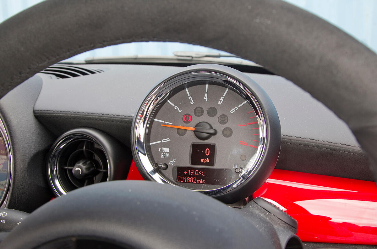 Mini Coupé instrument cluster