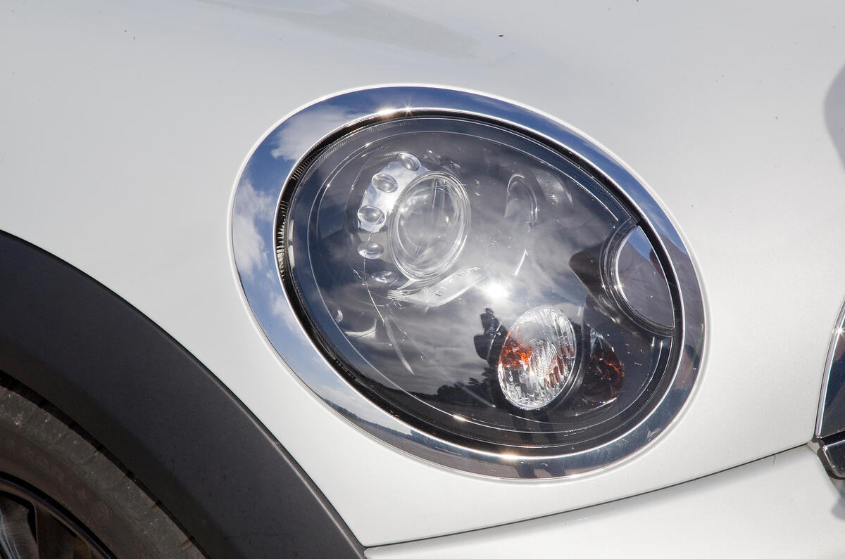 Mini Coupé headlight