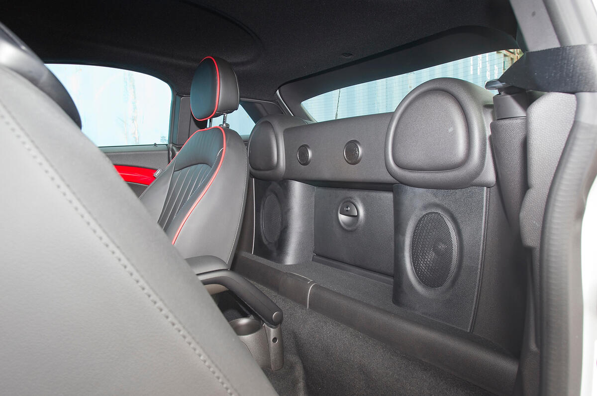 Mini Coupé rear space