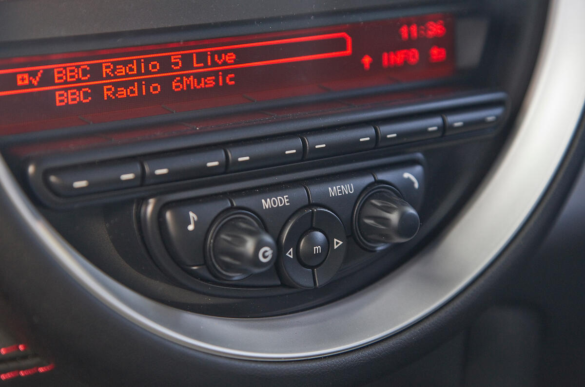 Mini GP infotainment system