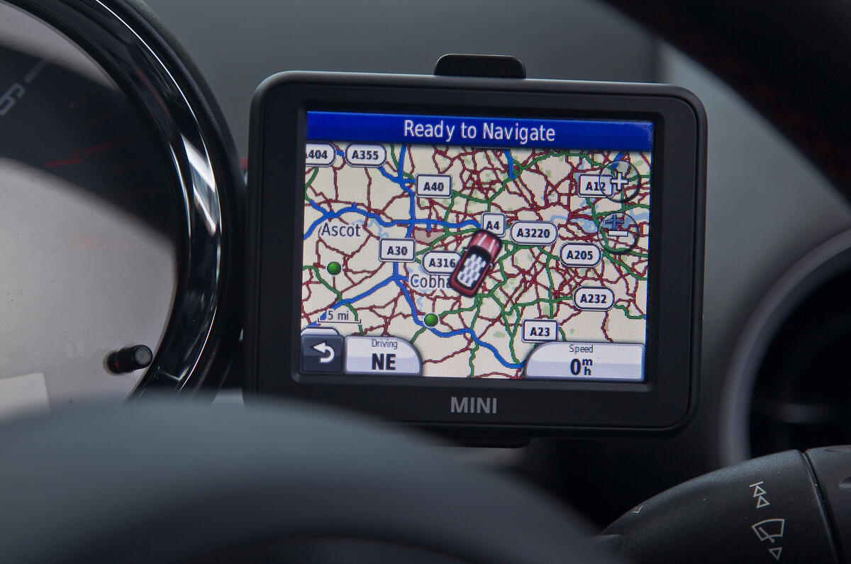 Mini GP sat nav