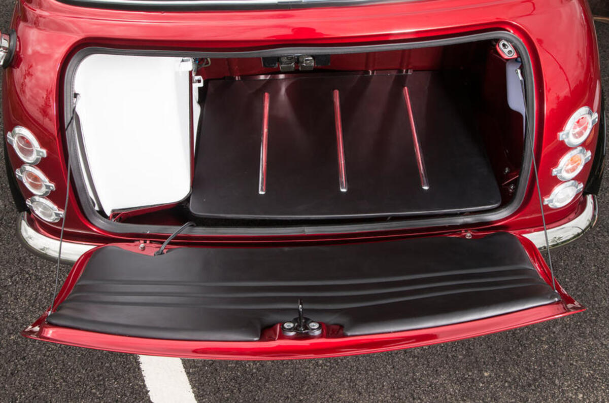 Mini Remastered boot space