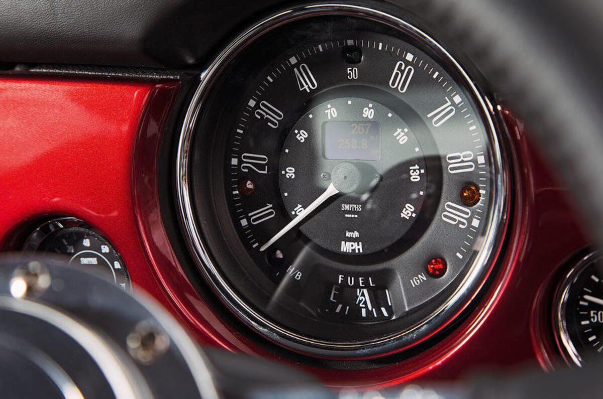 Mini Remastered instrument cluster