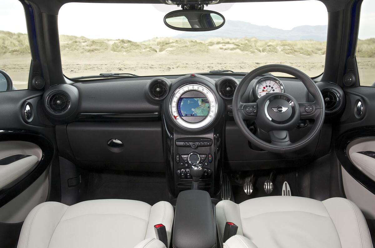 Mini Paceman dashboard