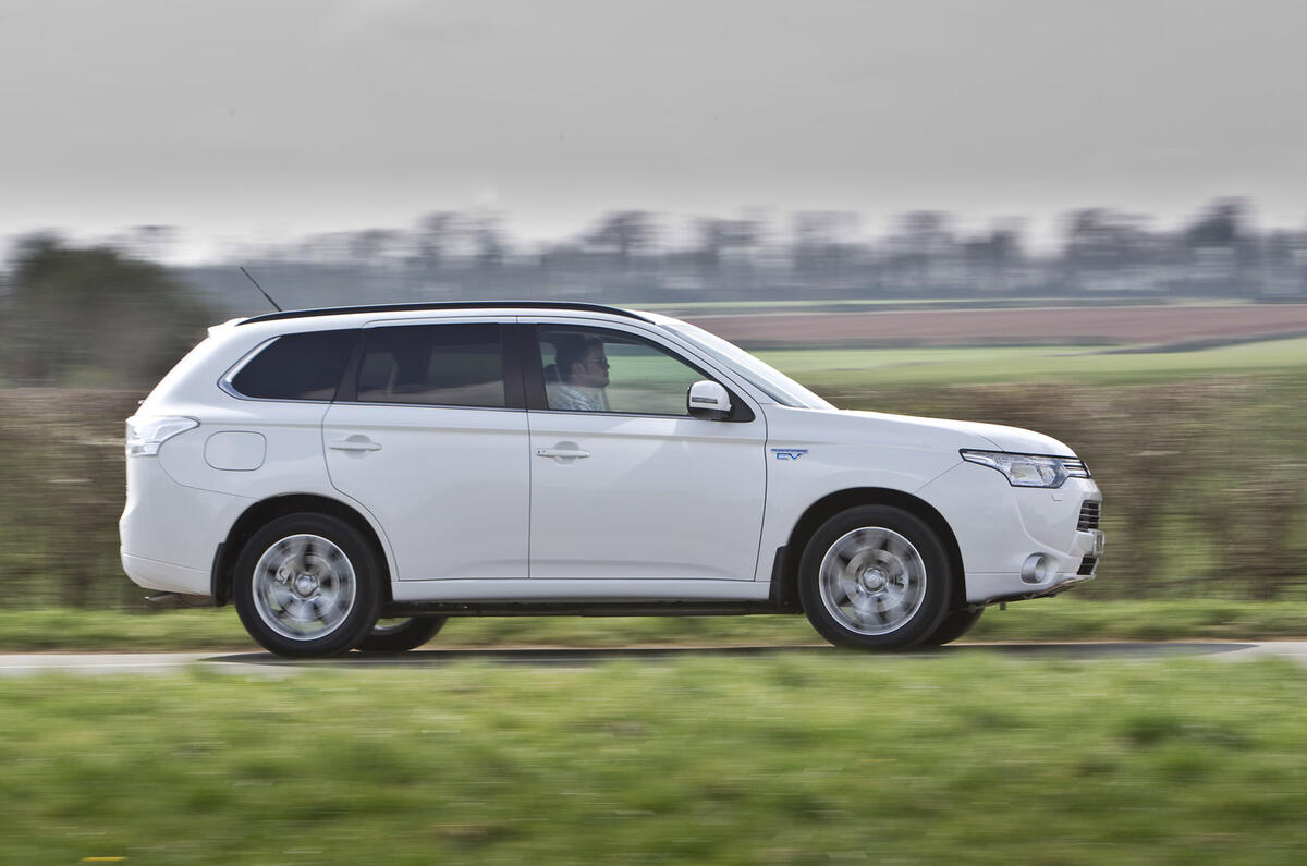 MItsubishi Outlander PHEV side profile