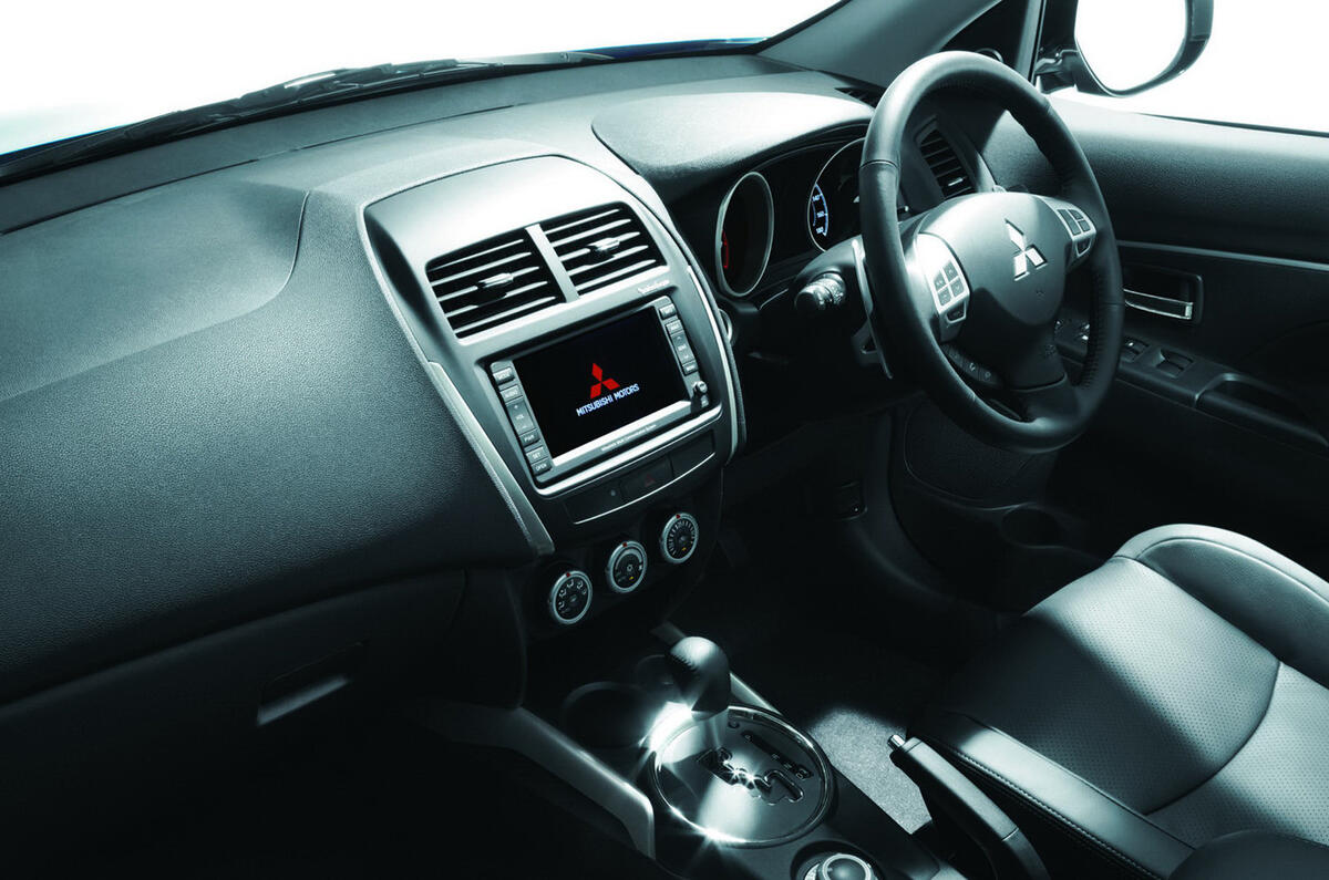 Mitsubishi crossover - new pics